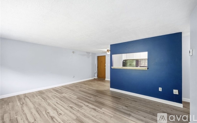 101 South Rocky River Drive 2 Beds Single Family Home for Rent - Photo gallery 2