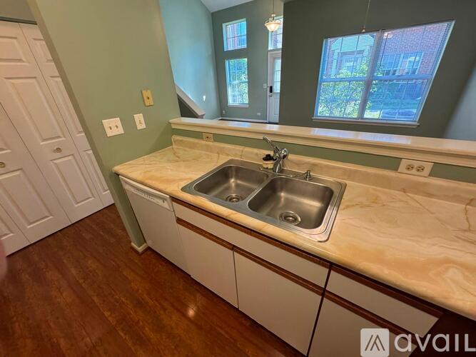 8 Saint Regis Court 3 Beds Townhouse for Rent - Photo gallery 5
