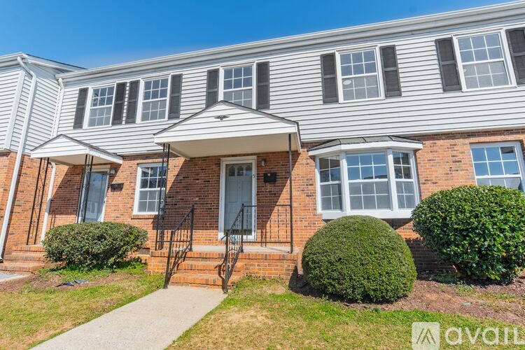 2200 Williamsburg Drive 3 Beds Apartment for Rent - Photo gallery 1
