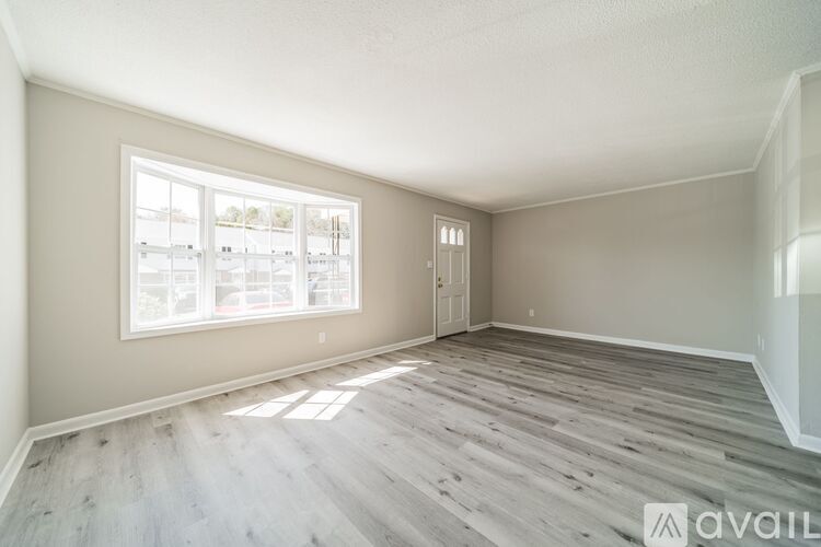 2200 Williamsburg Drive 3 Beds Apartment for Rent - Photo gallery 3