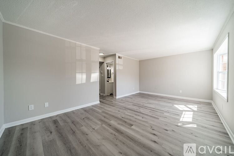 2200 Williamsburg Drive 3 Beds Apartment for Rent - Photo gallery 5