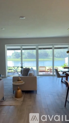5228 Royal Point Avenue 5 Beds Single Family Home for Rent - Photo gallery 2