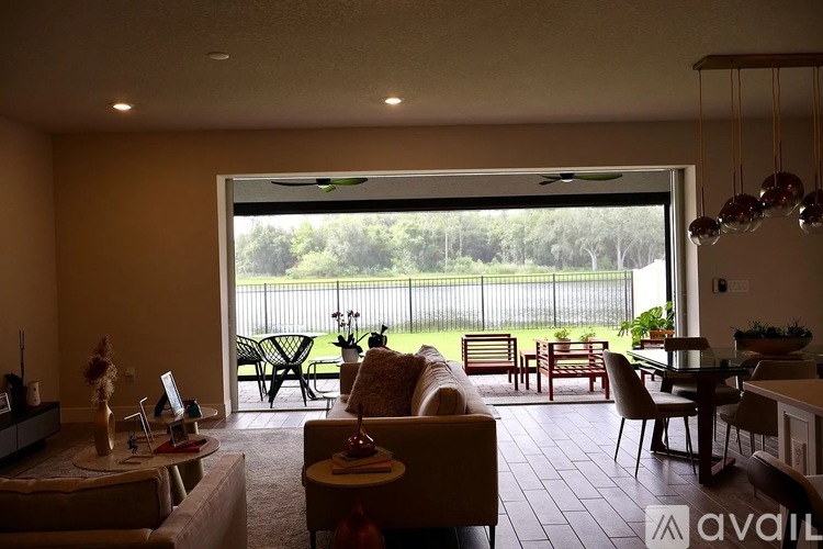 5228 Royal Point Avenue 5 Beds Single Family Home for Rent - Photo gallery 3