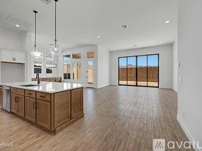 21688 West Monterosa Street 3 Beds Single Family Home for Rent - Photo gallery 2