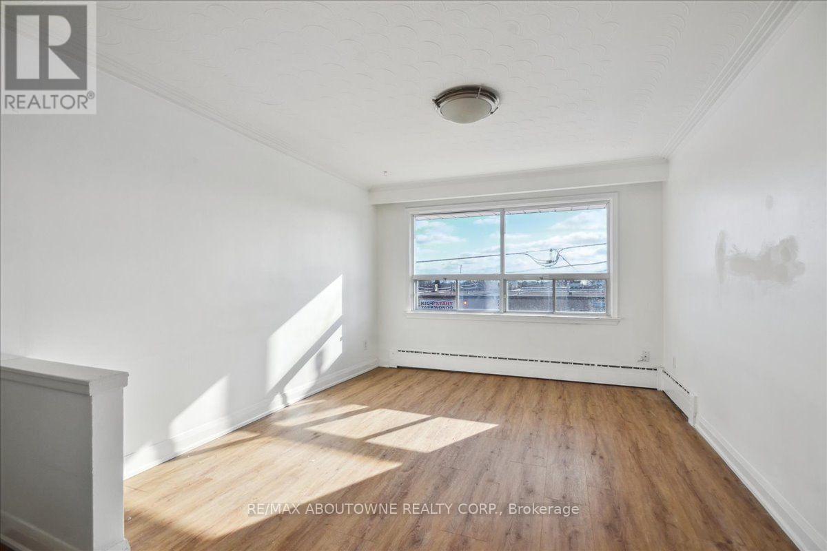 2 bedroom apartment - 6 - 2 WESLEY STREET 6, Toronto (Mimico) 5