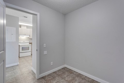 6424 132 AVE NW Studio Apartment for Rent