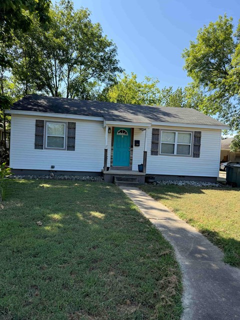 208 Princeton Street 2 Beds Apartment for Rent