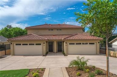 2820 E. Hillcrest Drive 3 Beds Apartment for Rent