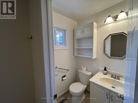 19 STONEHILL BOULEVARD 4 Beds Apartment for Rent