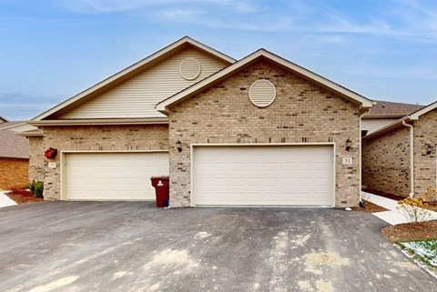76 Olympus 3 Beds Apartment for Rent