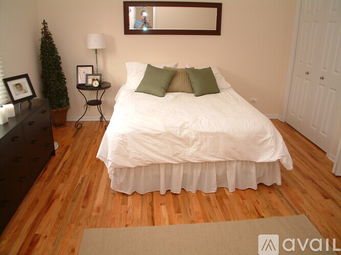 1528 W Greenleaf Ave 2 Beds Apartment for Rent - Photo gallery 4