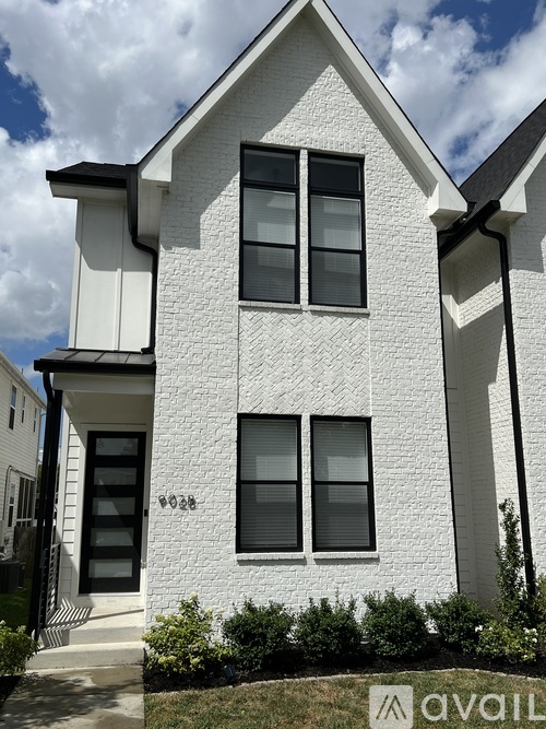 902 B Knox Avenue 4 Beds Single Family Home for Rent - Photo gallery 2