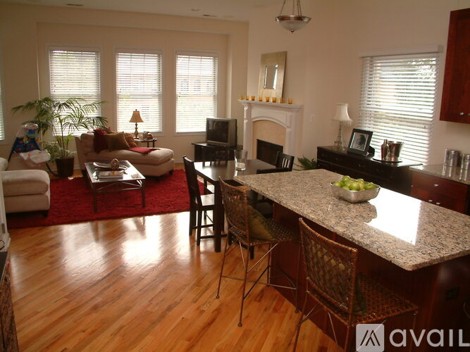 1522 W Greenleaf Ave 2 Beds Apartment for Rent - Photo gallery 2
