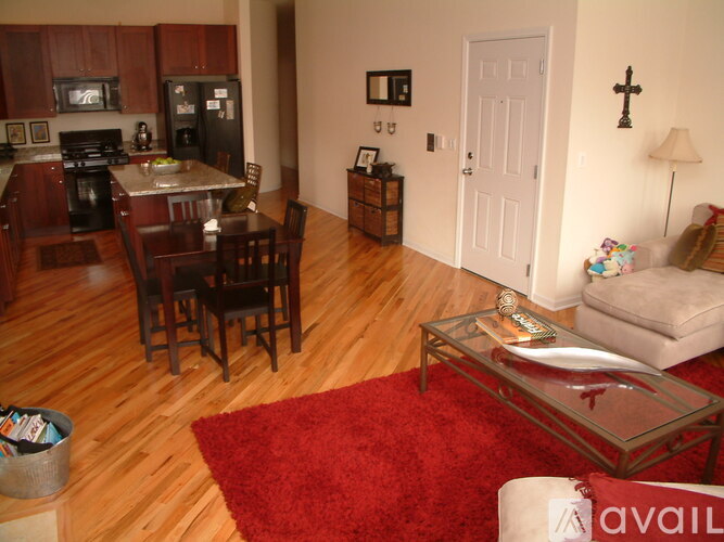 1522 W Greenleaf Ave 2 Beds Apartment for Rent - Photo gallery 3