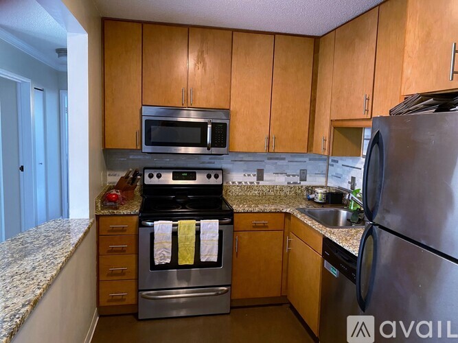 1660 North Prospect Avenue 2 Beds Apartment for Rent - Photo gallery 2