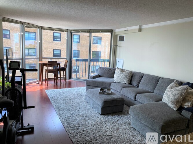 1660 North Prospect Avenue 2 Beds Apartment for Rent - Photo gallery 3