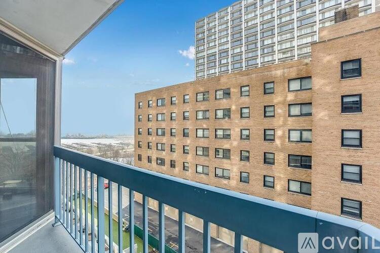 1660 North Prospect Avenue 2 Beds Apartment for Rent - Photo gallery 5