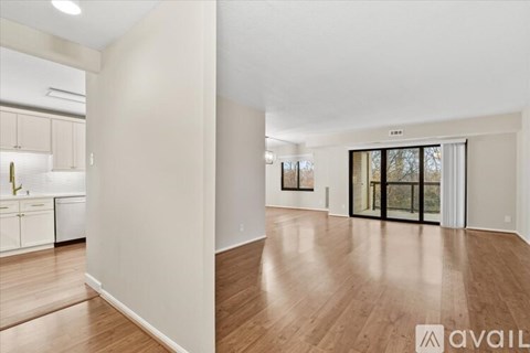309 Yoakum Parkway 2 Beds Apartment for Rent
