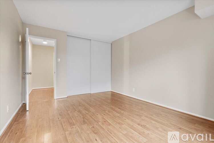 309 Yoakum Parkway 2 Beds Condo for Rent - Photo gallery 4