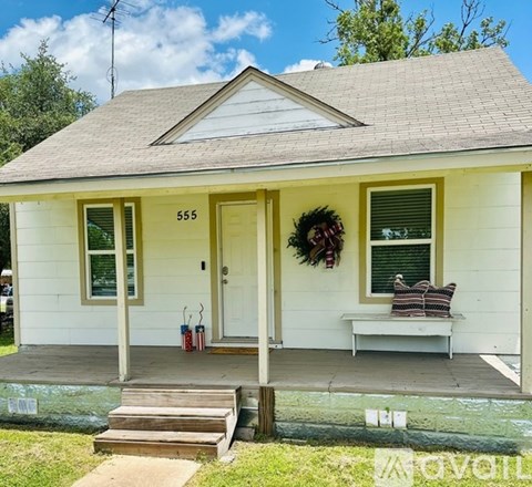 555 West Hempstead Street 2 Beds Apartment for Rent