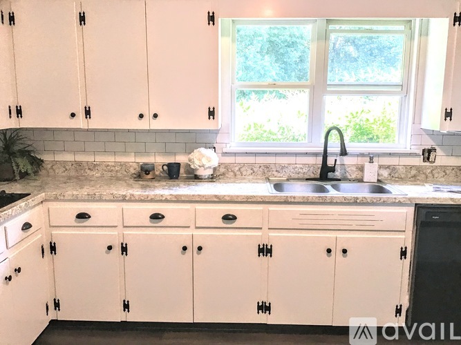 2125 Cherry Street Southeast 3 Beds Single Family Home for Rent - Photo gallery 3
