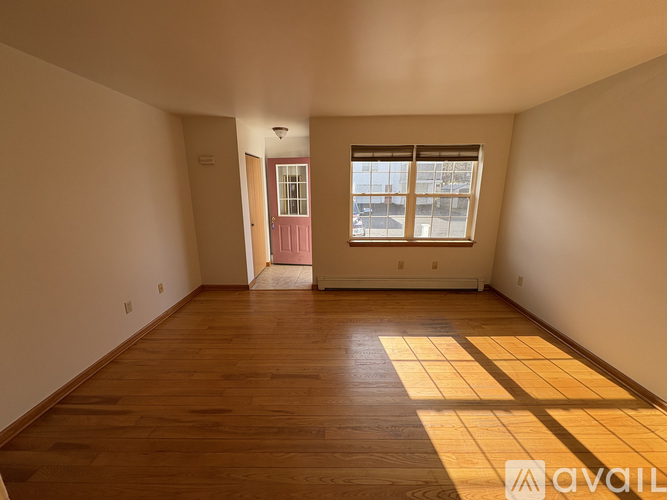 110 Sagamore Street 2 Beds Apartment for Rent - Photo gallery 4