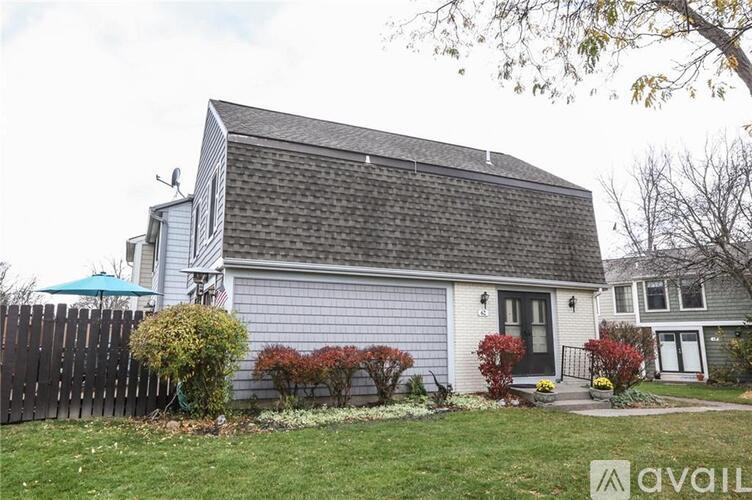 62 Village Trail 3 Beds Apartment for Rent - Photo gallery 1