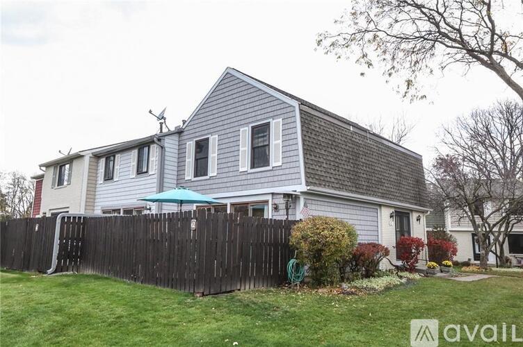 62 Village Trail 3 Beds Apartment for Rent - Photo gallery 3