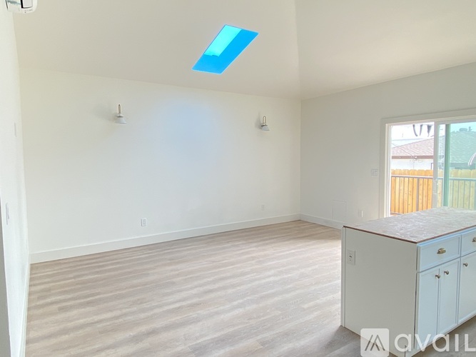 267 B Avenue 3 Beds Townhouse for Rent - Photo gallery 3