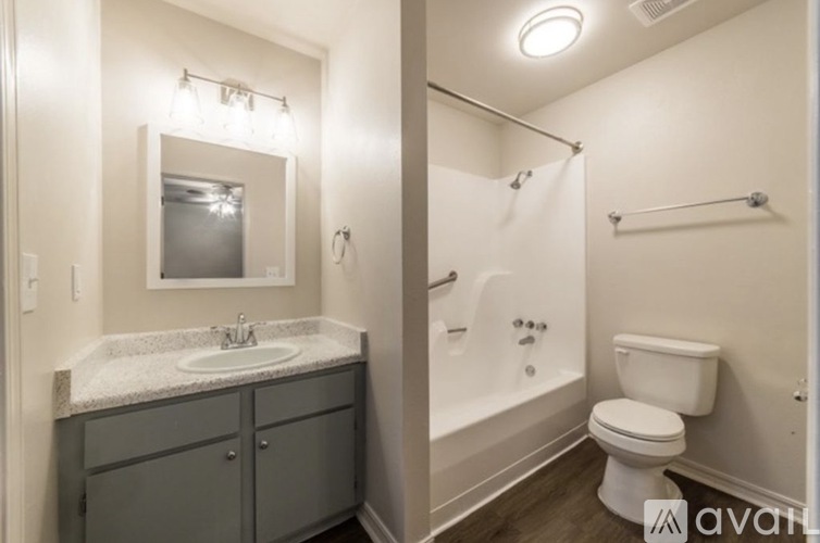 215 W Watson St 1 Apartment for Rent - Photo gallery 5