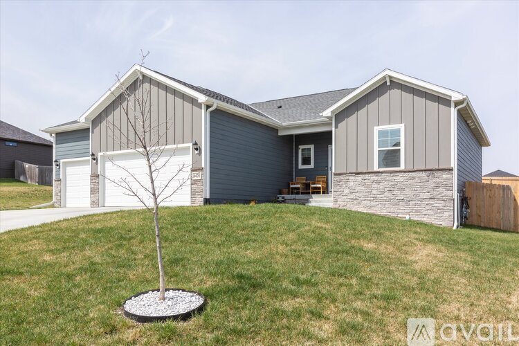 6420 Kyla Drive 4 Beds Single Family Home for Rent - Photo gallery 3