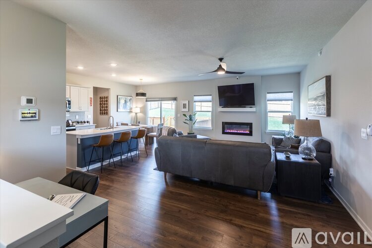 6420 Kyla Drive 4 Beds Single Family Home for Rent - Photo gallery 5