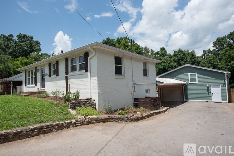 2912 Shadow Lane 3 Beds Single Family Home for Rent - Photo gallery 3
