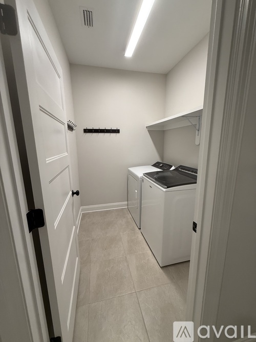 12672 Squirrel Drive 4 Beds Single Family Home for Rent - Photo gallery 2