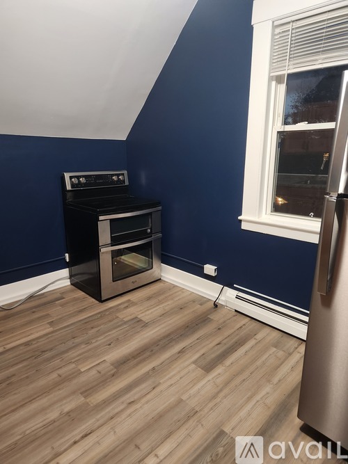 13 King St 1 Apartment for Rent - Photo gallery 3