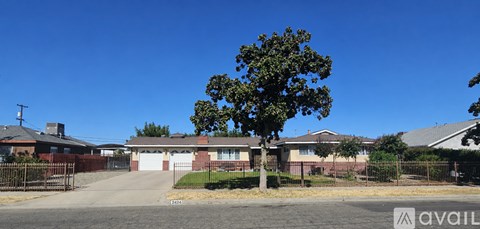 2424 South Poppy Avenue 4 Beds Apartment for Rent