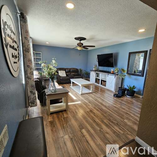 2424 South Poppy Avenue 4 Beds Single Family Home for Rent - Photo gallery 5