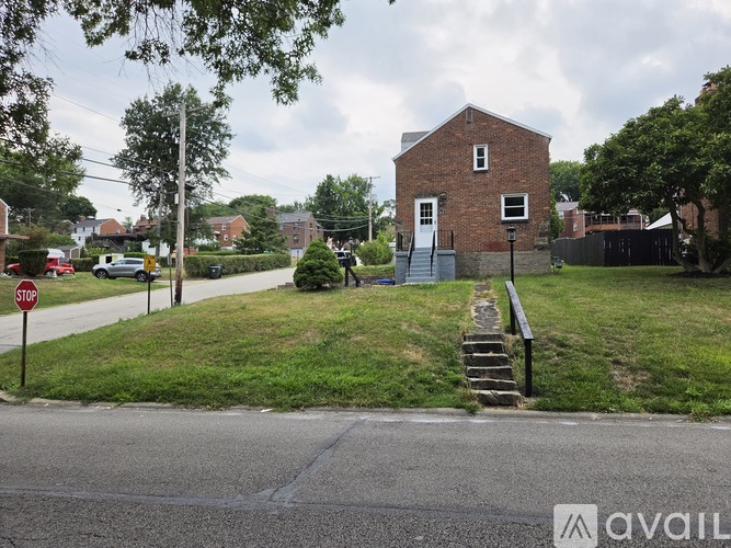 5272 Fieldcrest Drive 3 Beds Single Family Home for Rent - Photo gallery 3
