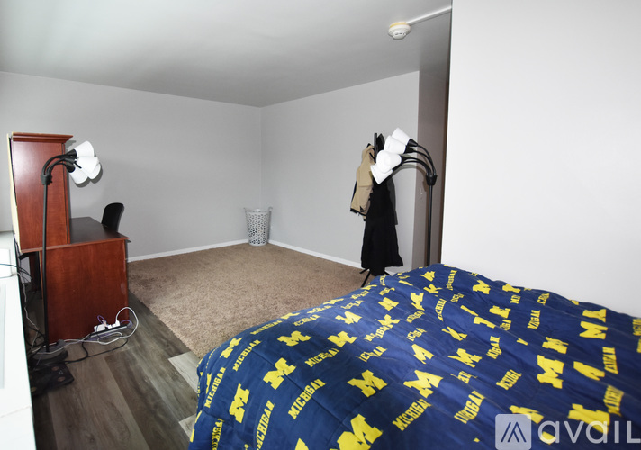 555 E William St Studio Apartment for Rent - Photo gallery 5