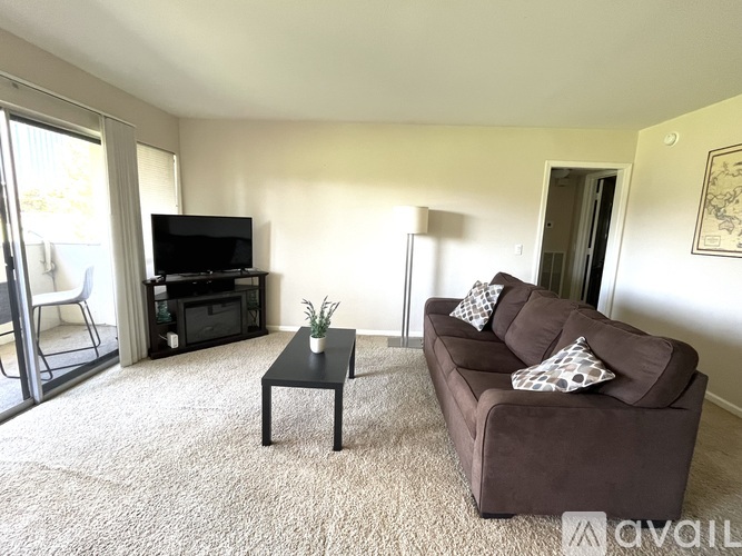 2879 Geary Place 1 Condo for Rent - Photo gallery 3