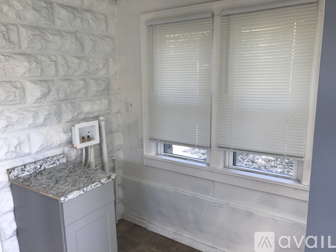 170 Keeble Ave 5 Beds Single Family Home for Rent - Photo gallery 3