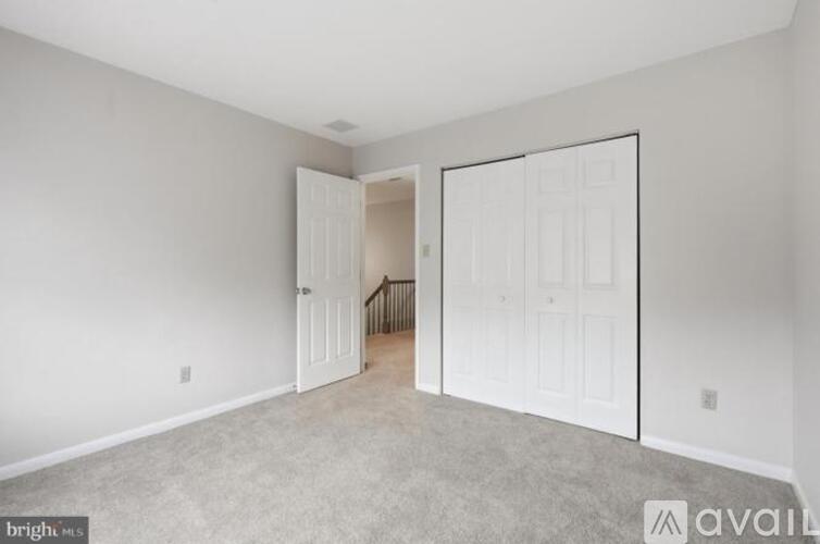 362 Hamilton Drive 3 Beds Townhouse for Rent - Photo gallery 1