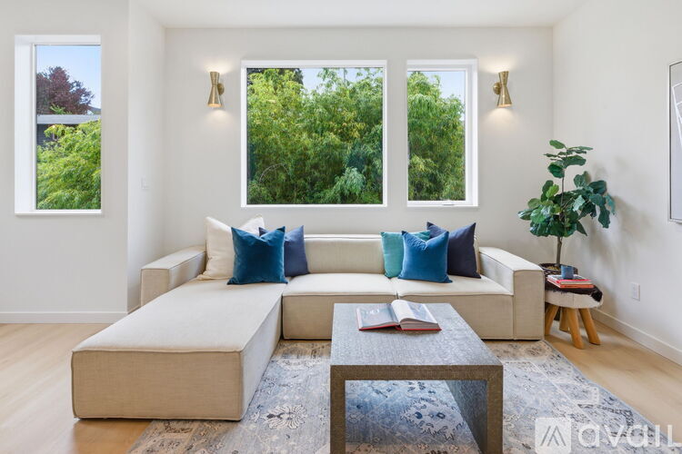 4517 35th Avenue South 2 Beds Single Family Home for Rent - Photo gallery 2