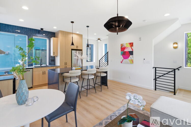 4517 35th Avenue South 2 Beds Single Family Home for Rent - Photo gallery 4