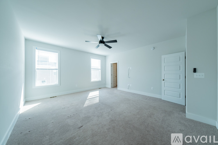 2707 Acadia Drive 3 Beds Condo for Rent - Photo gallery 2