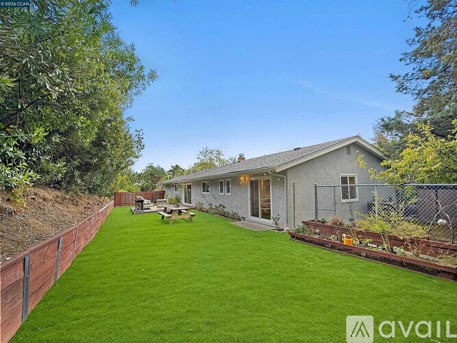 8 Cherryhills Court 4 Beds Single Family Home for Rent - Photo gallery 2