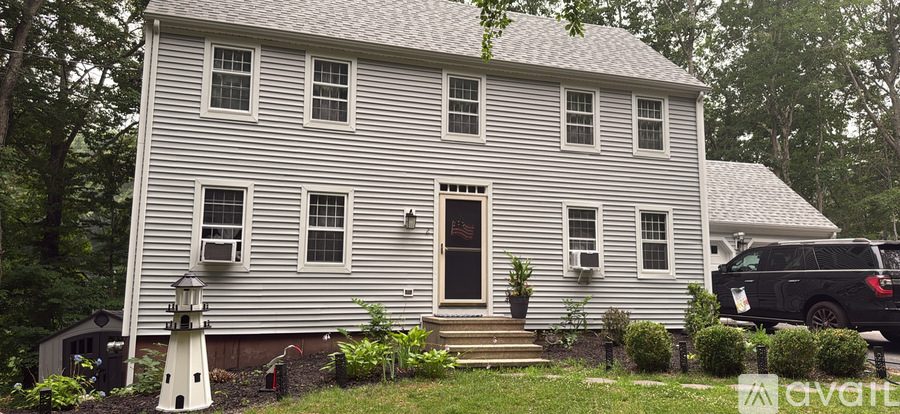 2 Oakridge Drive 4 Beds Single Family Home for Rent - Photo gallery 1