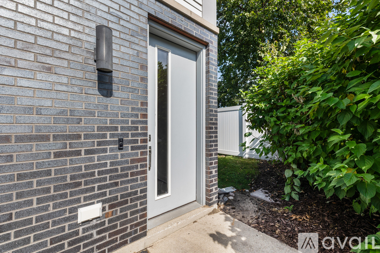 635 Fairview Ave NE 1 Condo for Rent - Photo gallery 3