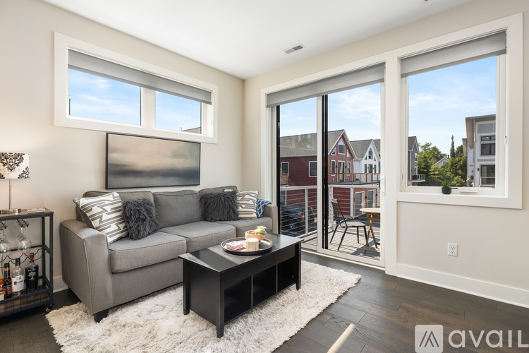 635 Fairview Ave NE 1 Condo for Rent - Photo gallery 4