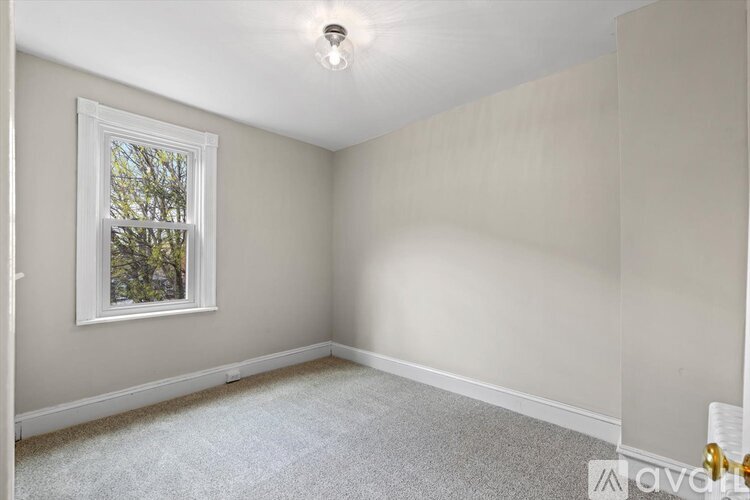 236 Howard Ave 3 Beds Single Family Home for Rent - Photo gallery 2